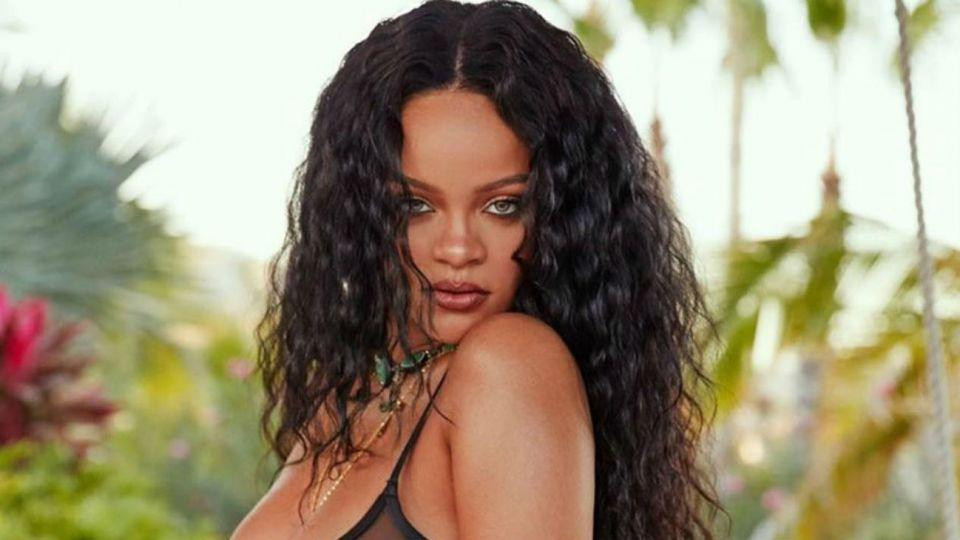Rihanna Hot image
